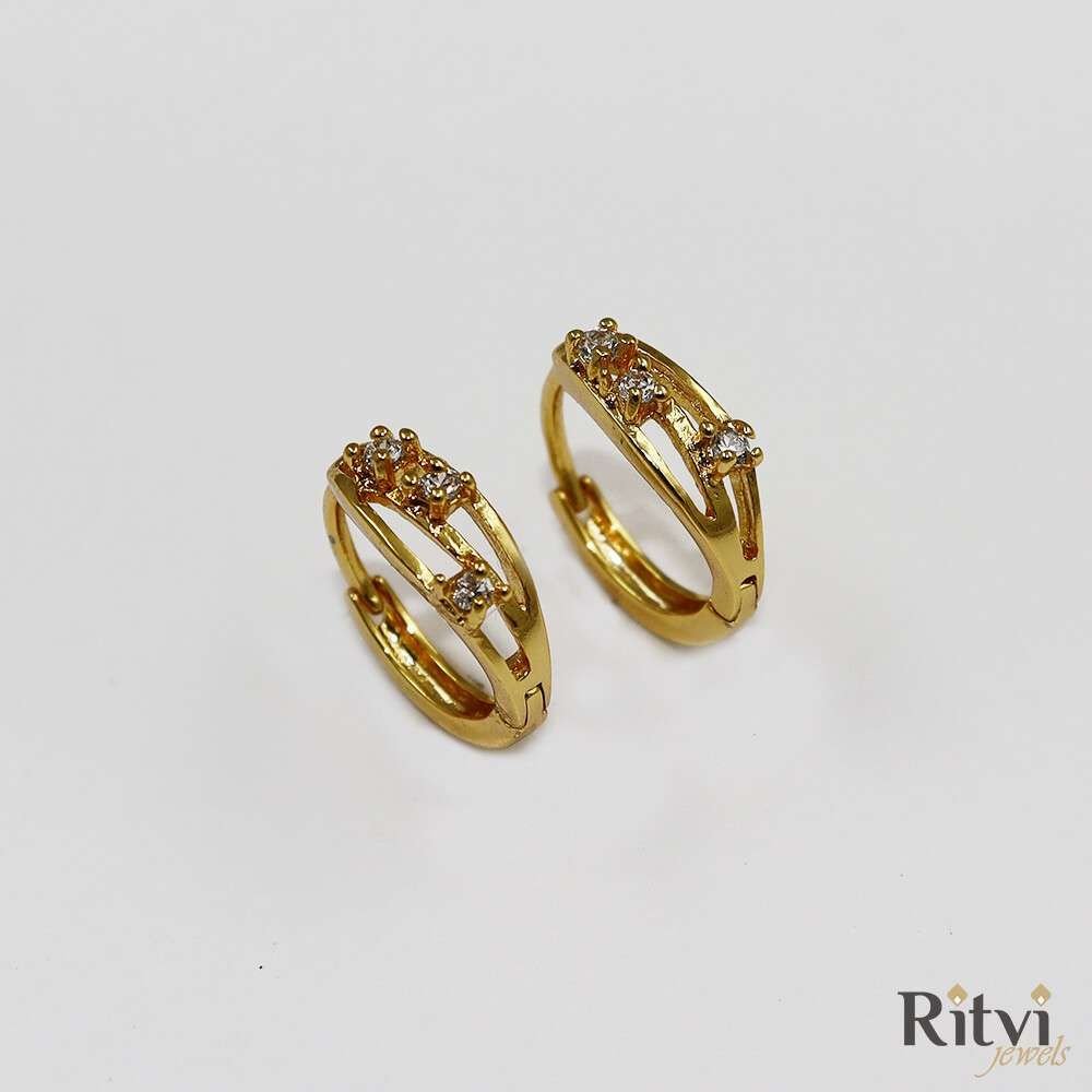 7c.jpg LILY HOOP EARRINGS - Image 1