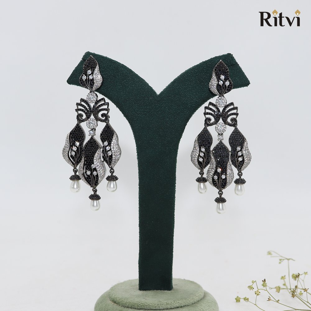 Mauni ad earrings