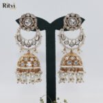 Shilpa Kundan Jhumka with maang tika