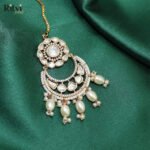 Shilpa Kundan Jhumka with maang tika