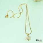 Daisy Gold Pendant