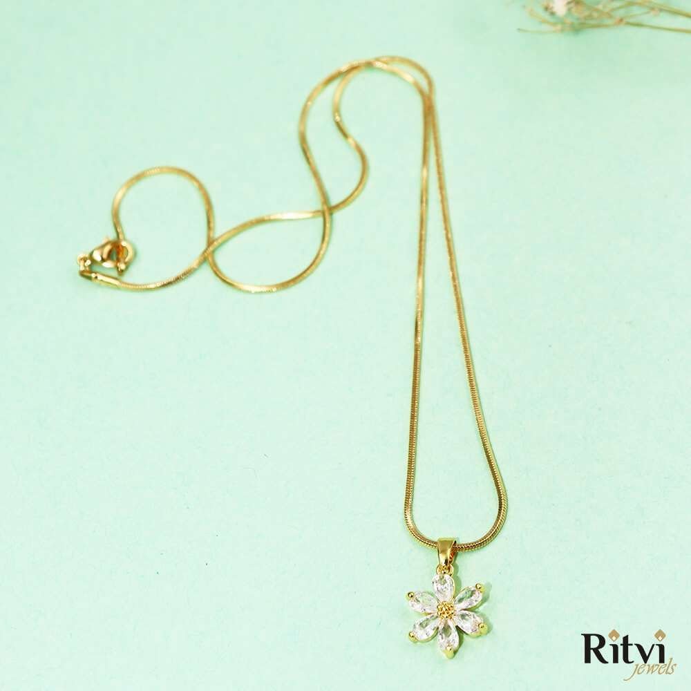 daisy-pendant-2.jpg Daisy Gold Pendant - Image 1