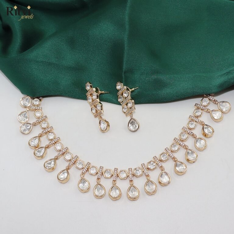 Fara Kundan Necklace Set